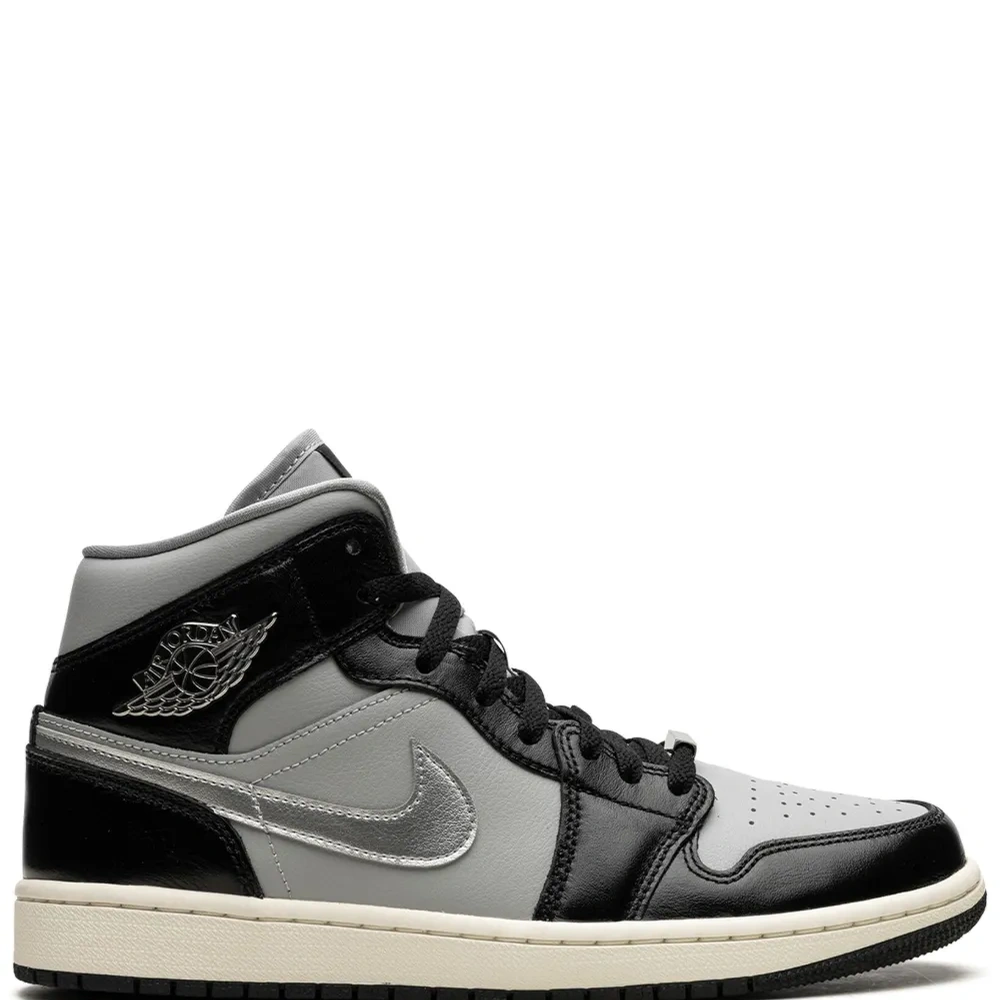 Кроссовки Air Jordan 1 Mid SE Black Chrome