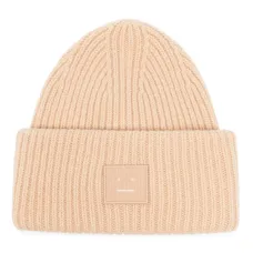 Шапка бини в рубчик с нашивкой