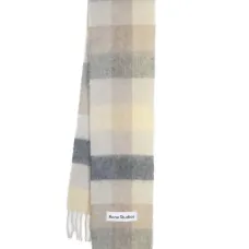 Клетчатый шарф с логотипом