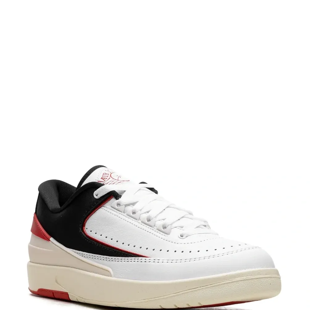 Кроссовки Air Jordan 2 Low Chicago Twist Кроссовки Air Jordan 2 Low Chicago Twist