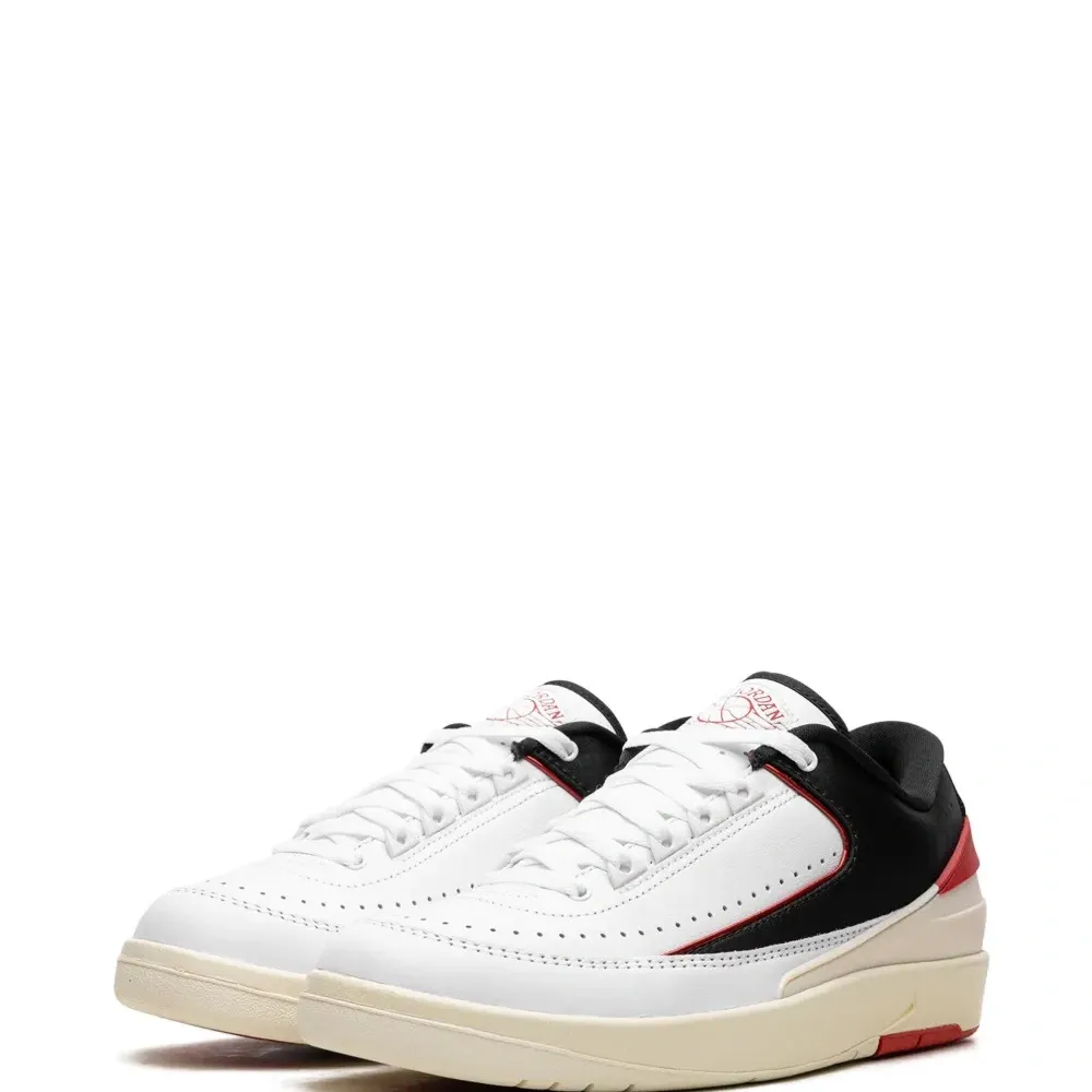Кроссовки Air Jordan 2 Low Chicago Twist Кроссовки Air Jordan 2 Low Chicago Twist