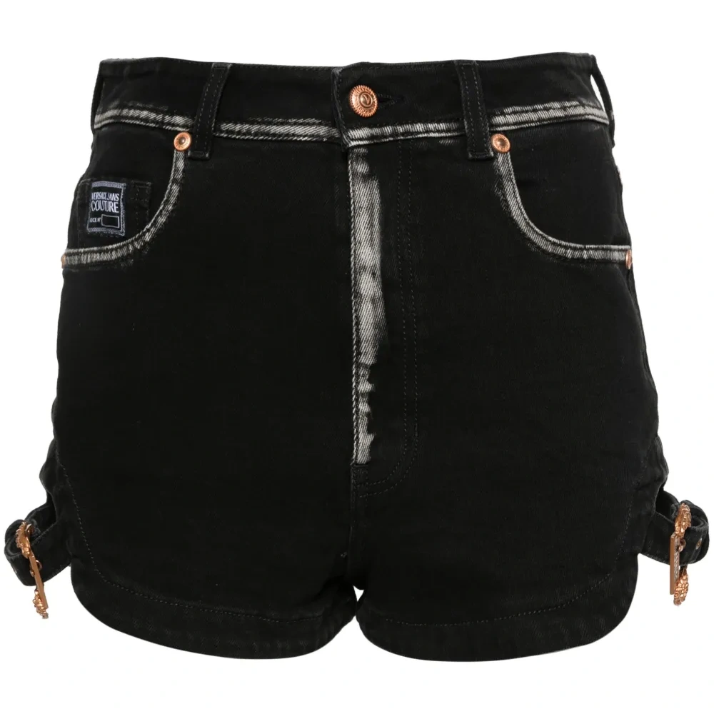 Джинсовые шорты с гравировкой