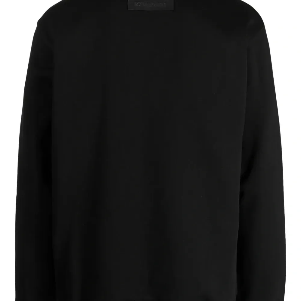 Толстовка с вышитой надписью