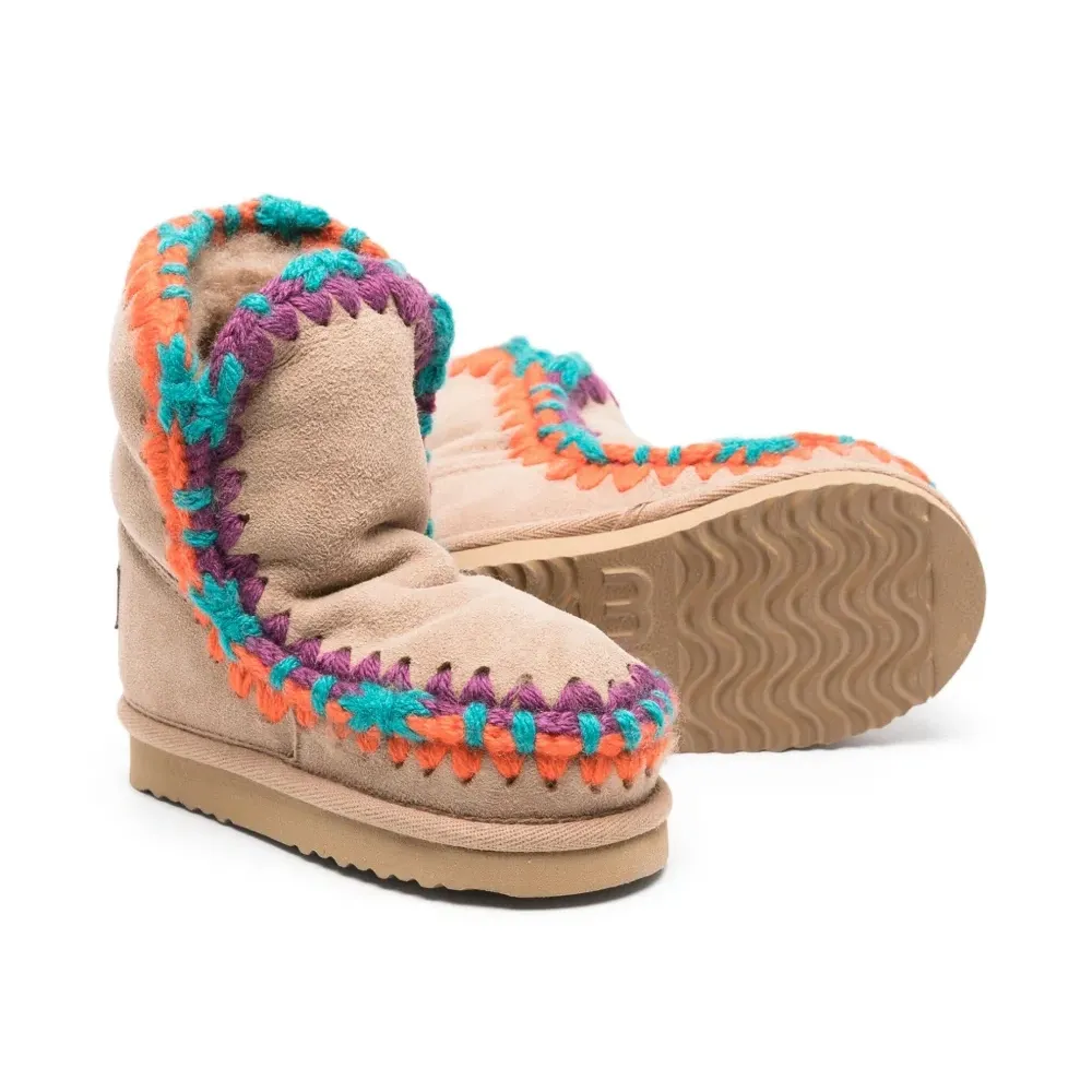 Ботинки с декоративной строчкой