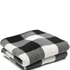 Шерстяное покрывало в клетку Шерстяное покрывало в клетку