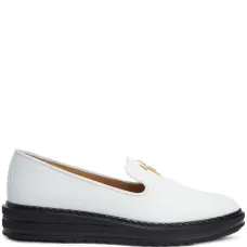 Лоферы с логотипом