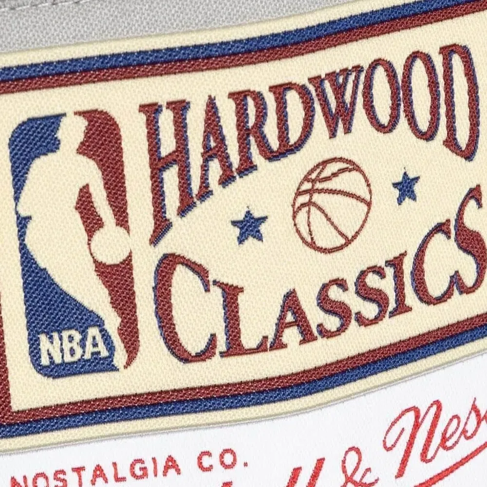 Топ Dikembe Mutombo Swingman из коллаборации с NBA 76ers (2000 год) Топ Dikembe Mutombo Swingman из коллаборации с NBA 76ers (2000 год)