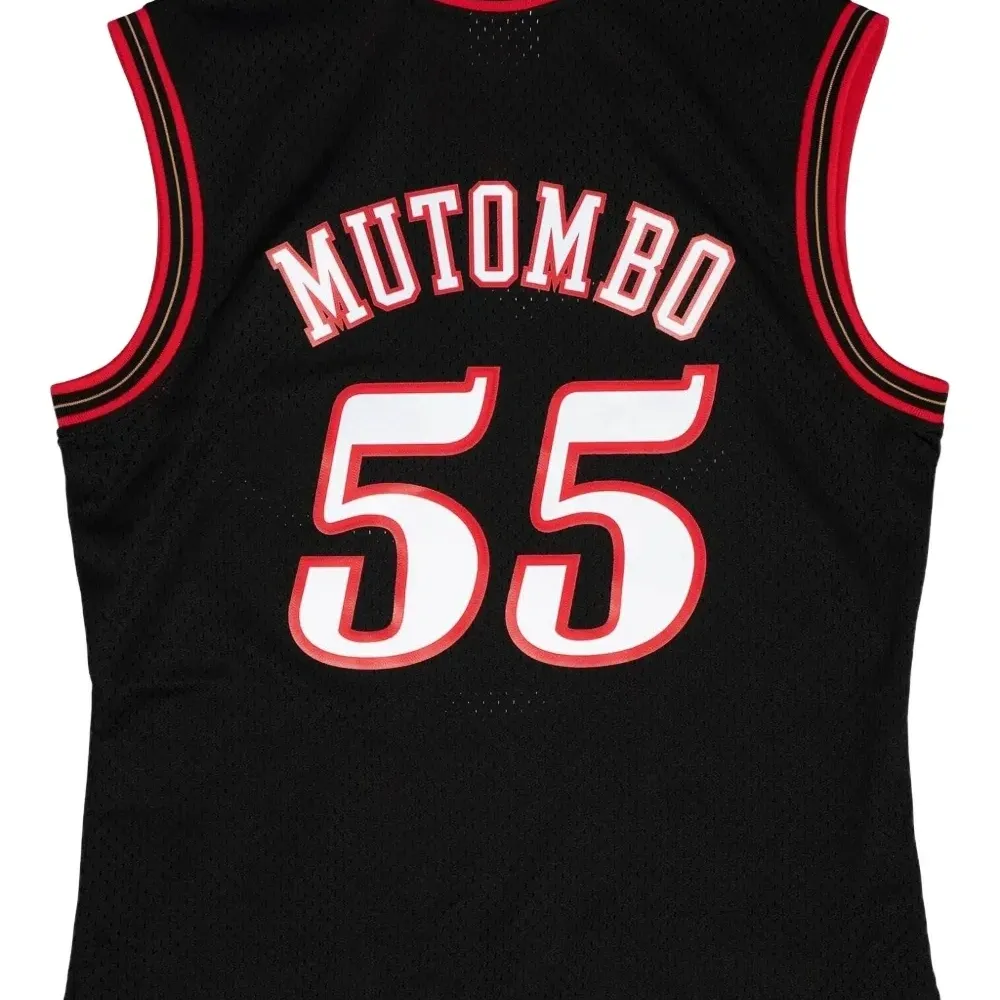 Топ Dikembe Mutombo Swingman из коллаборации с NBA 76ers (2000 год) Топ Dikembe Mutombo Swingman из коллаборации с NBA 76ers (2000 год)