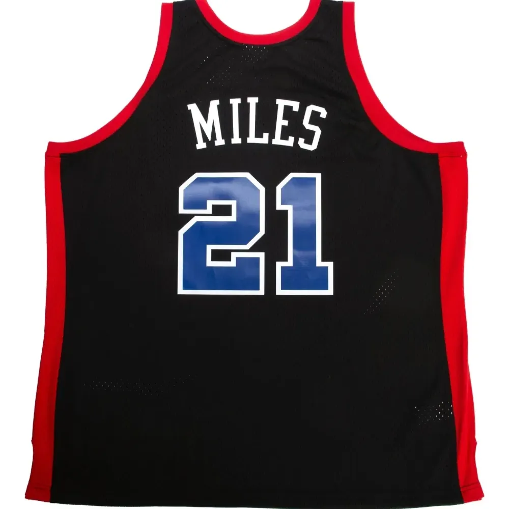 Топ с логотипом из коллаборации с Clippers Топ с логотипом из коллаборации с Clippers