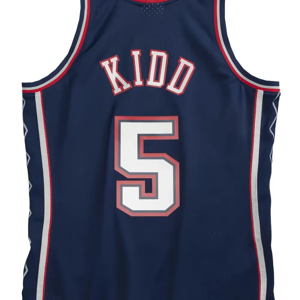 Топ с логотипом из коллаборации с New Jersey