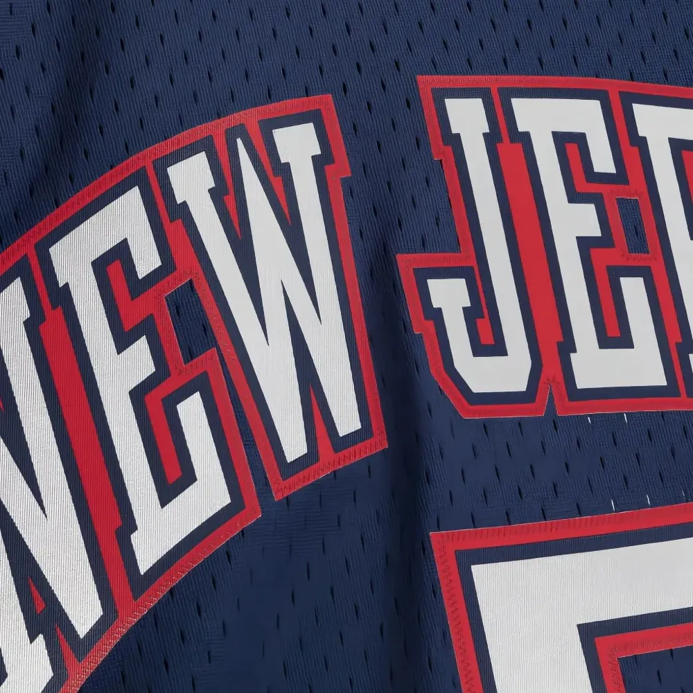 Топ с логотипом из коллаборации с New Jersey