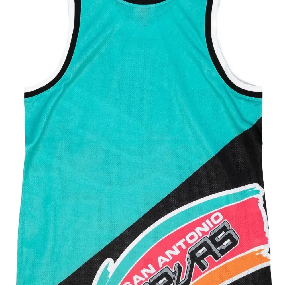 Топ San Antonio Spurs Big Face 5.0 из коллаборации с NBA Топ San Antonio Spurs Big Face 5.0 из коллаборации с NBA