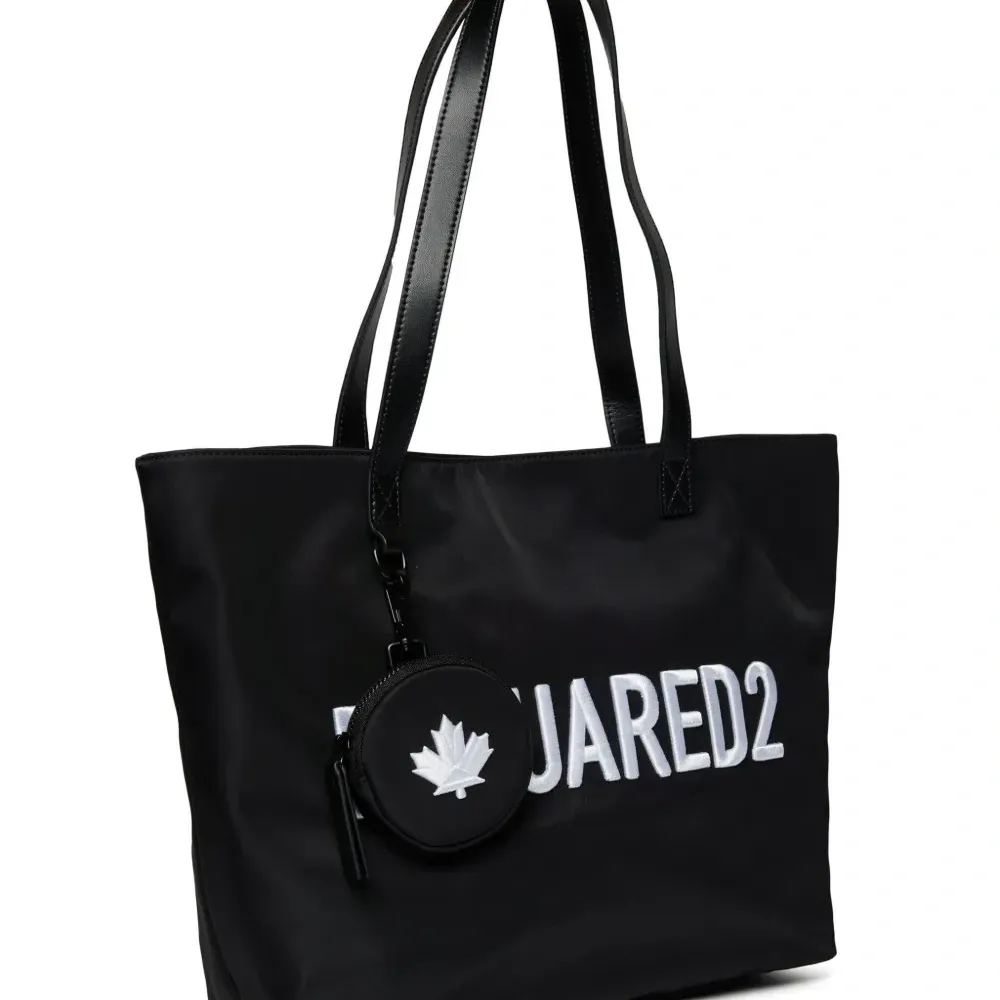 Сумка на плечо с вышитым логотипом