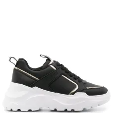 Кроссовки на шнуровке