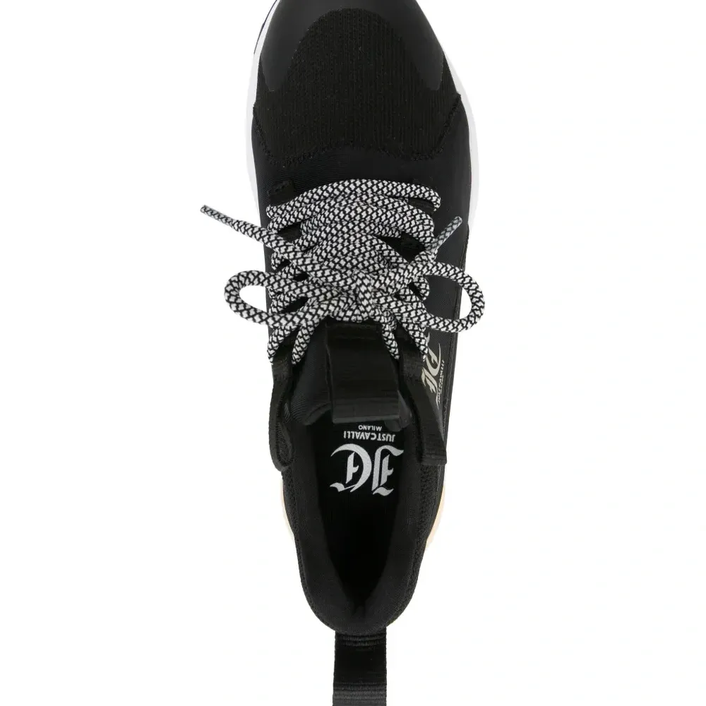 Кроссовки со вставками