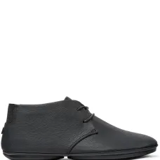 Сапоги Nina с асимметричным носком Сапоги Nina с асимметричным носком