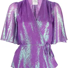 Блузка с V-образным вырезом и короткими рукавами