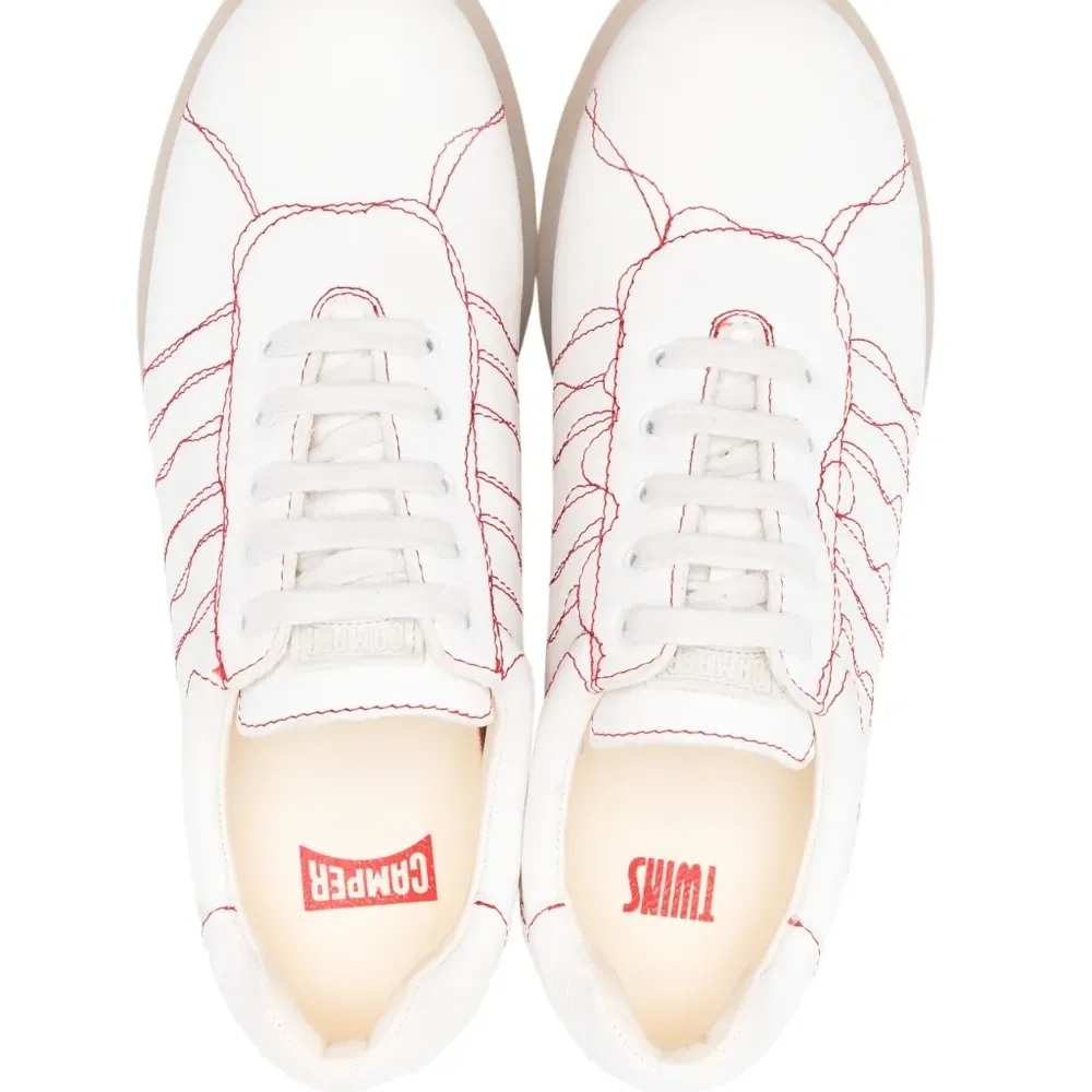 Кроссовки Pelotas Ariel с декоративной строчкой