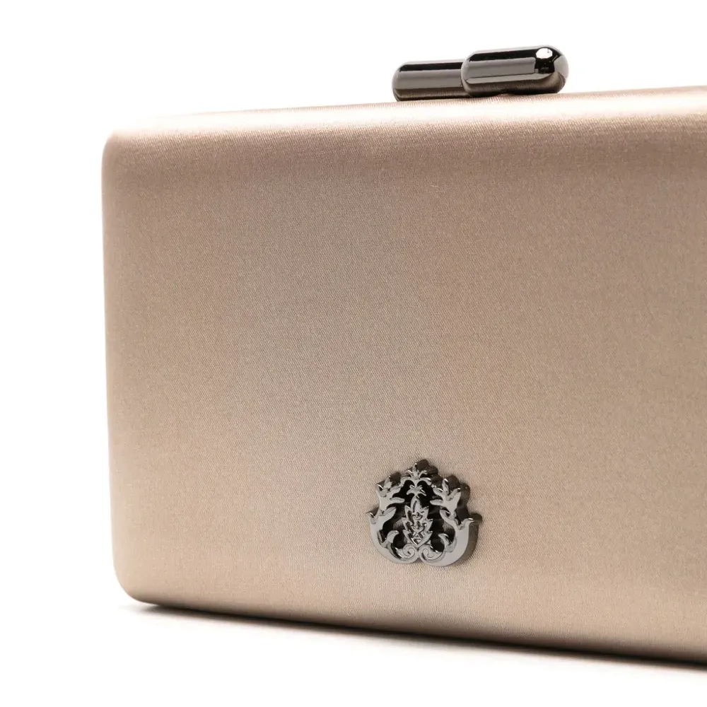 Клатч с логотипом