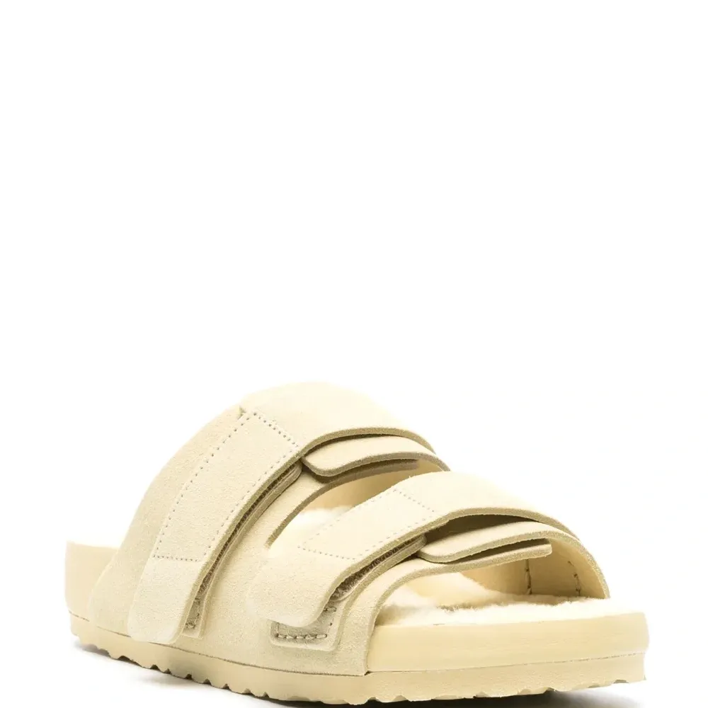 Сандалии из коллаборации с Tekla Uji