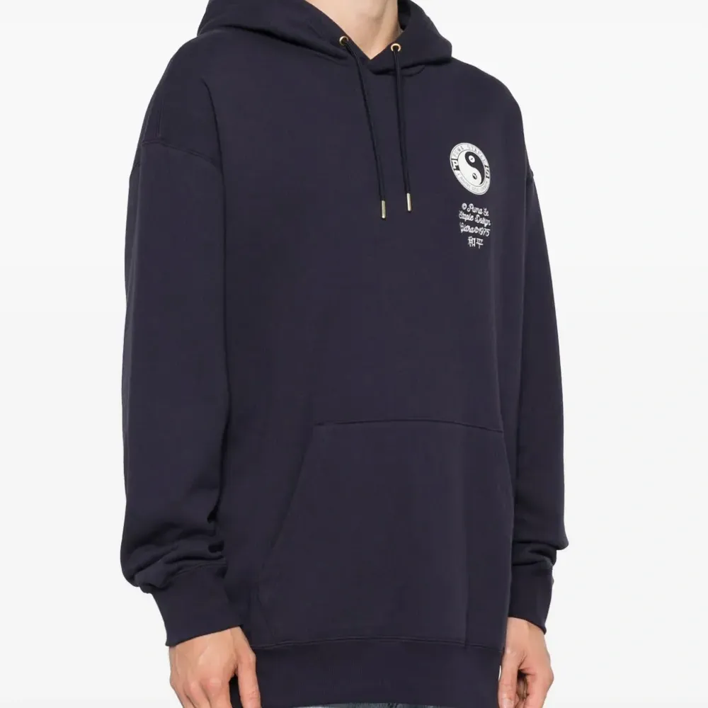 Худи с логотипом из коллаборации с Staple