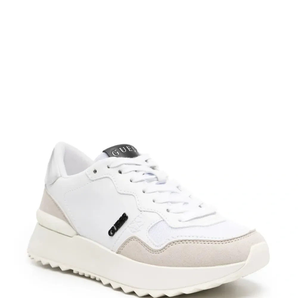 Кроссовки Vinna на танкетке