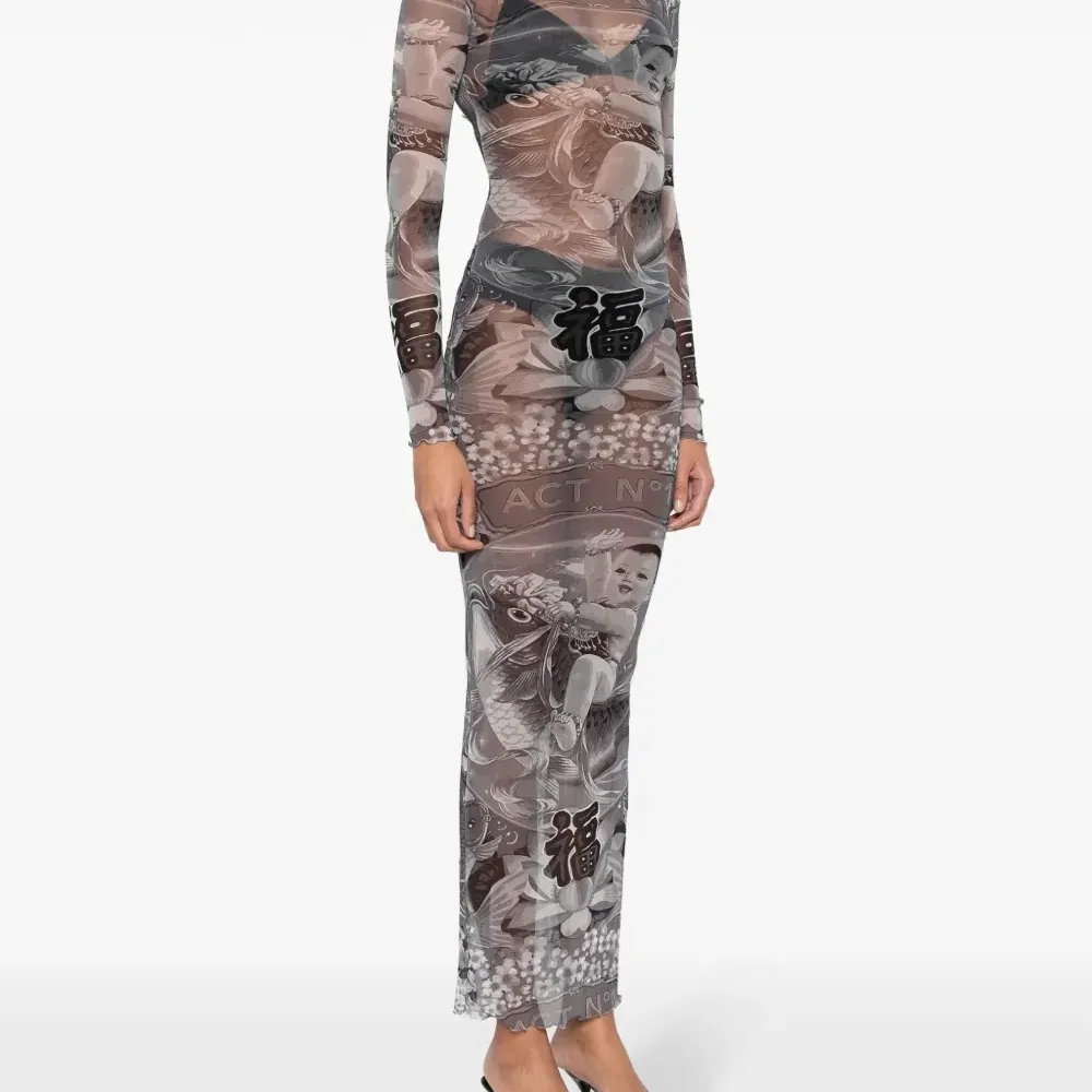 Полупрозрачное платье с графичным принтом