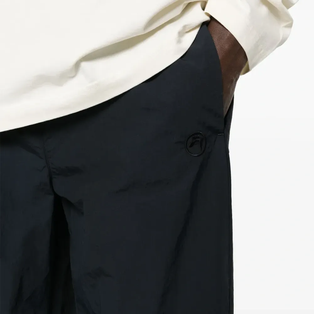 Зауженные спортивные брюки