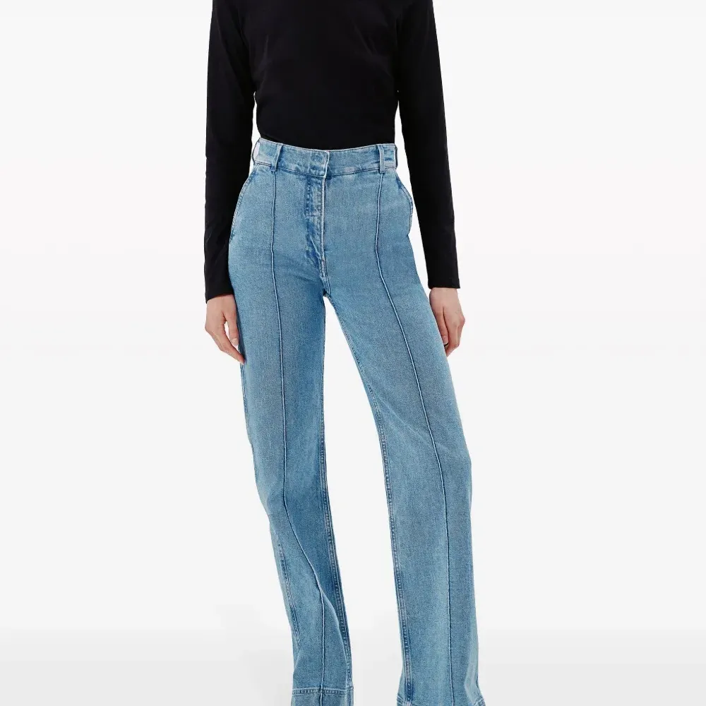 Лонгслив с круглым вырезом