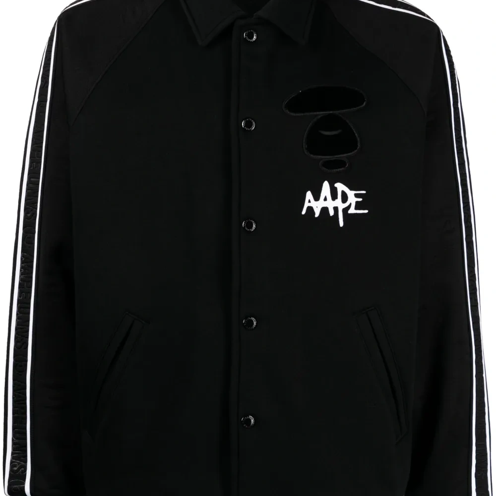 Полосатый бомбер с логотипом