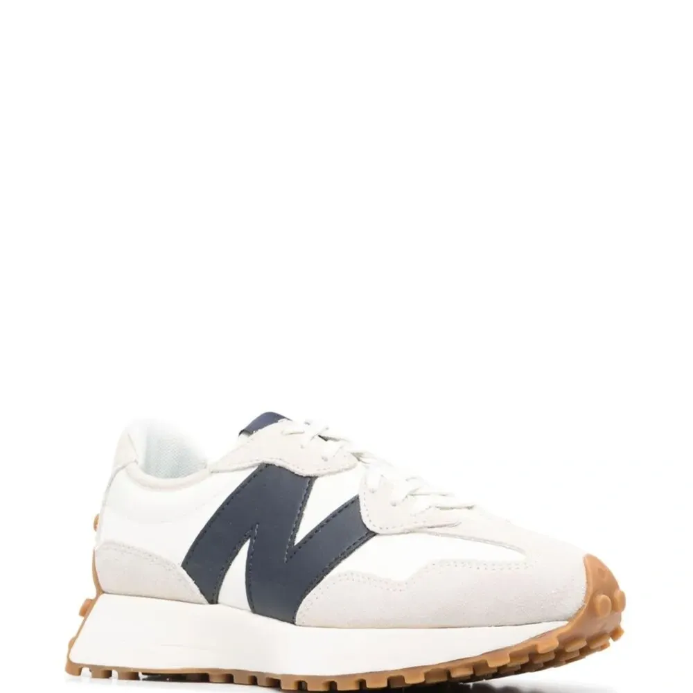 Кроссовки 327