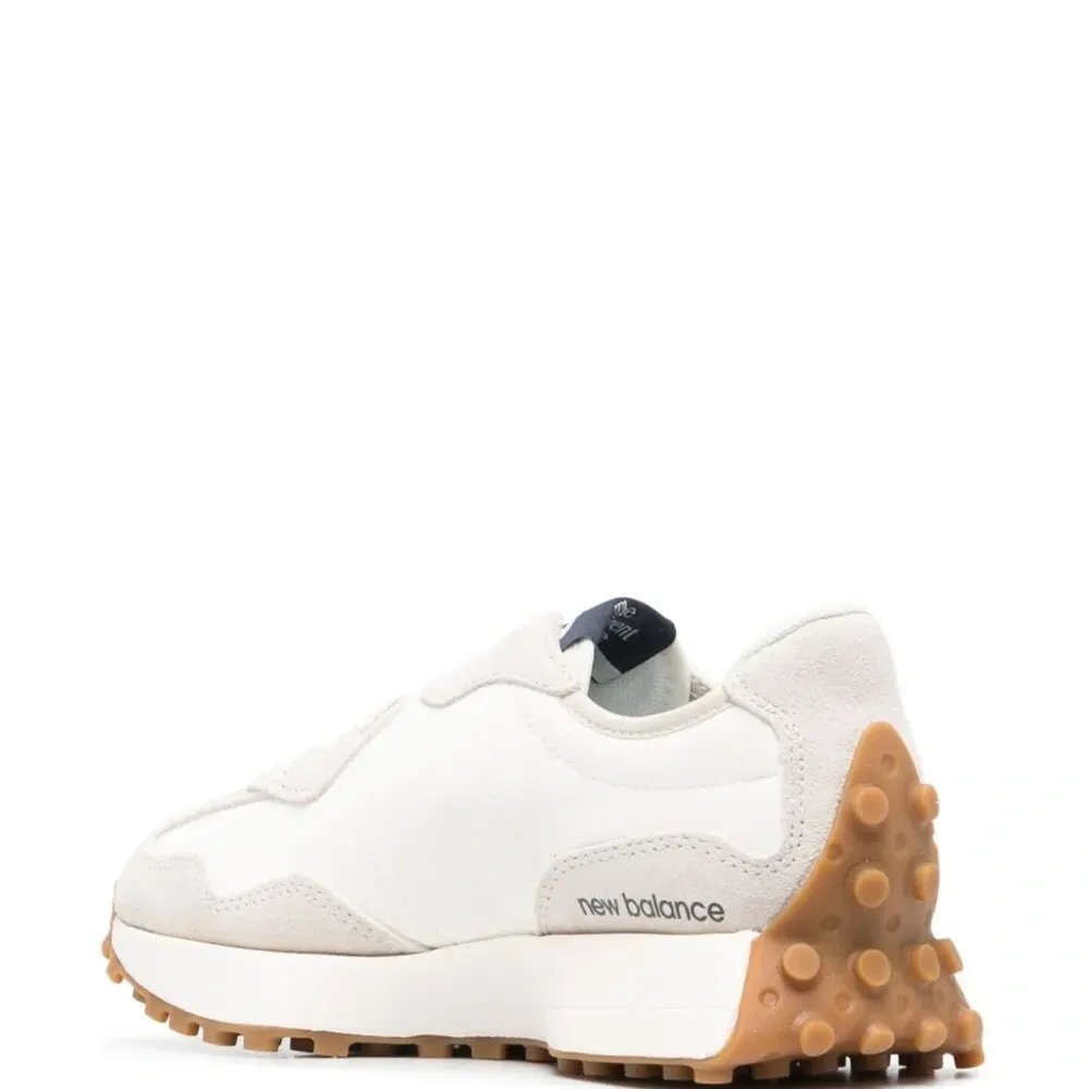 Кроссовки 327