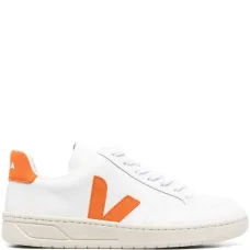 Кроссовки с нашивкой-логотипом