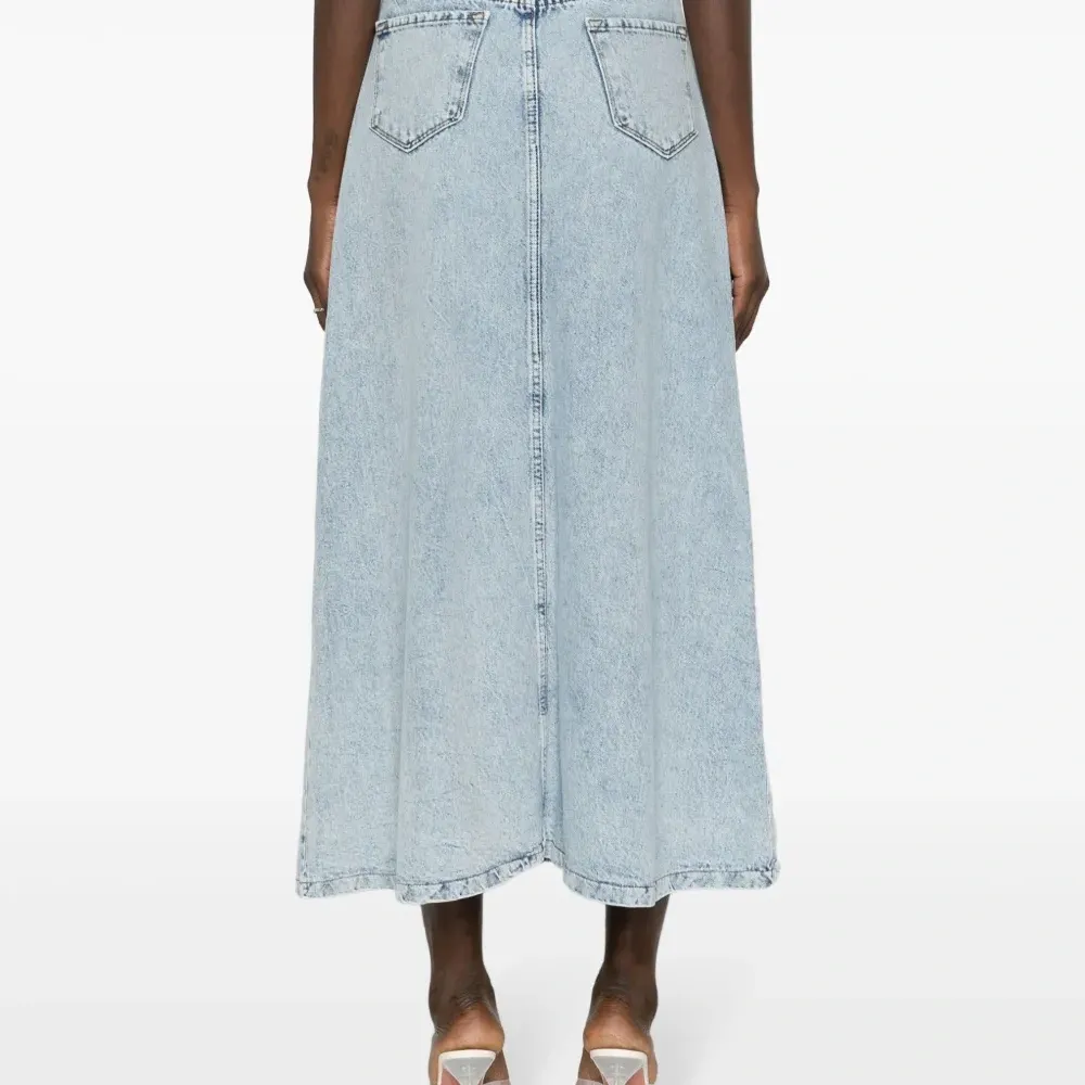 Джинсовая юбка миди с кристаллами