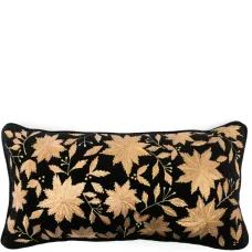 Подушка с вышивкой из коллаборации с Browns (30 x 60 см) Подушка с вышивкой из коллаборации с Browns (30 x 60 см)