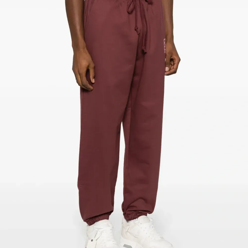 Спортивные брюки с вышитым логотипом