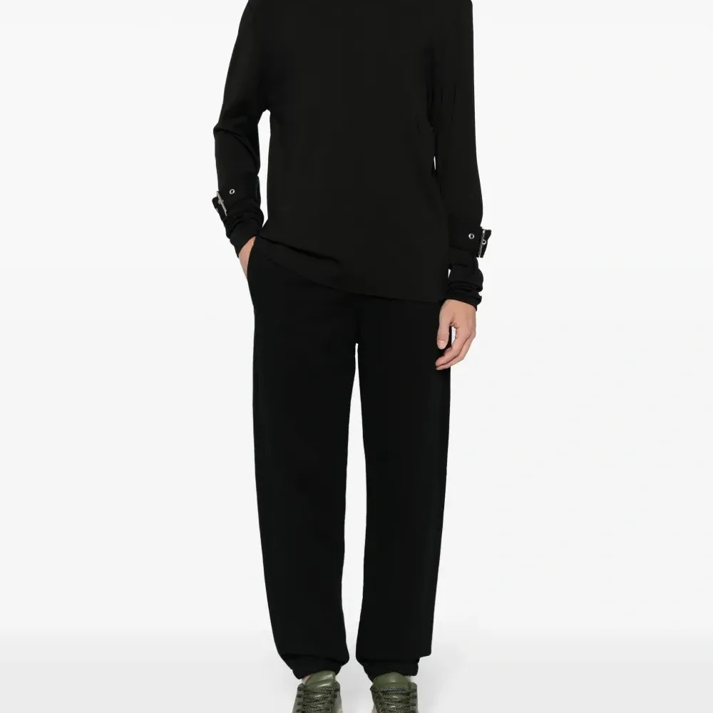 Спортивные брюки с вышитым логотипом