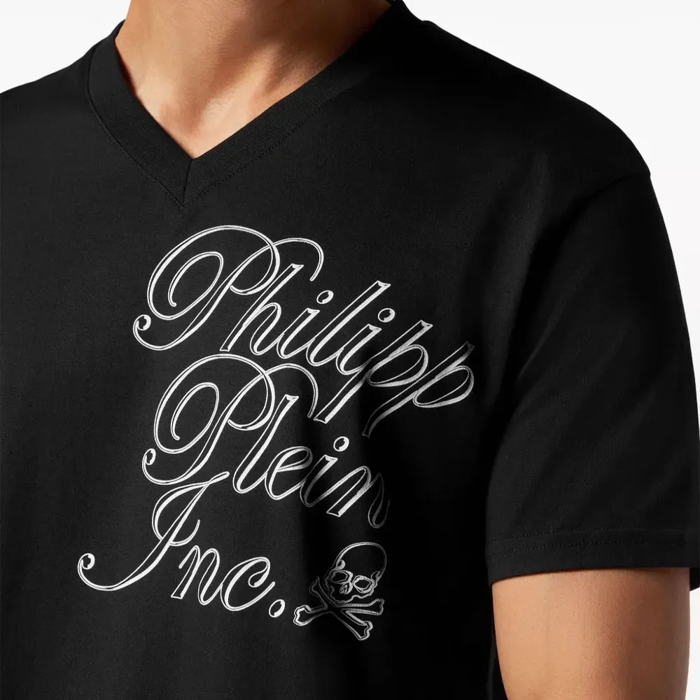 Футболка с логотипом