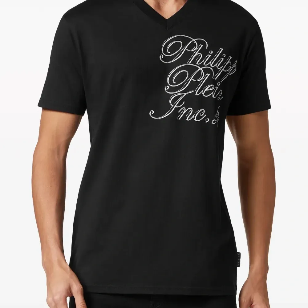 Футболка с логотипом