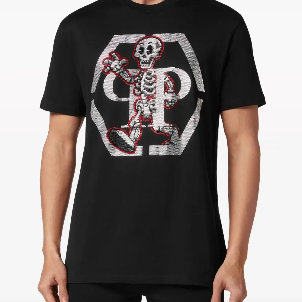 Футболка со стразами