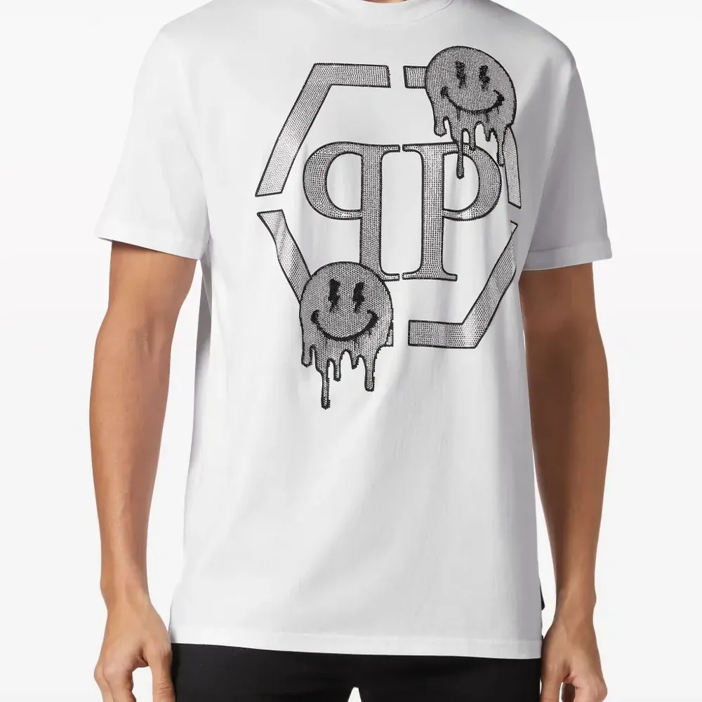 Футболка с логотипом