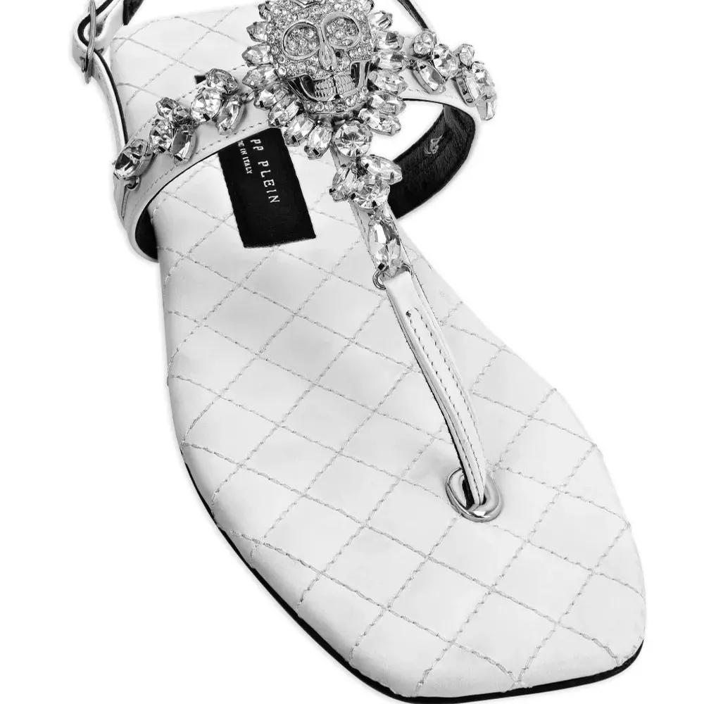 Сандалии с декором Skull