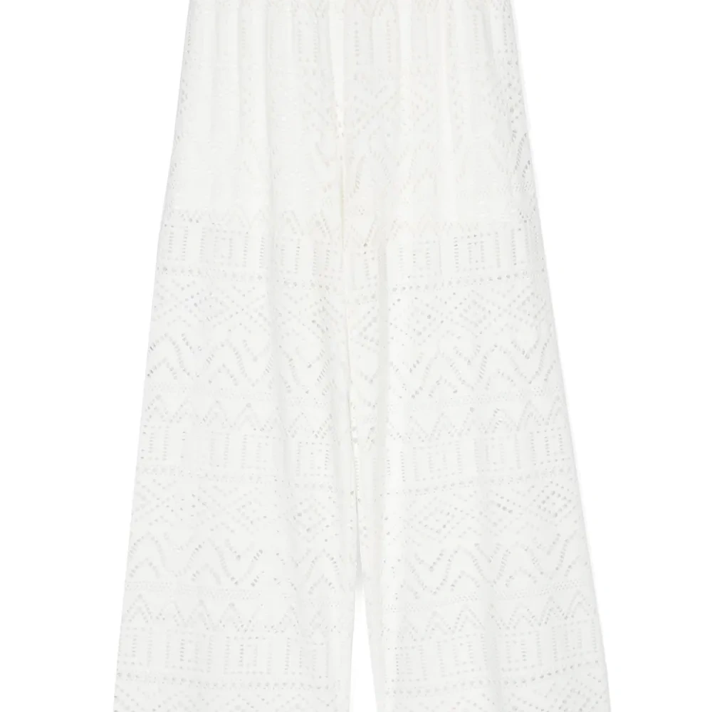 Прямые брюки с перфорацией