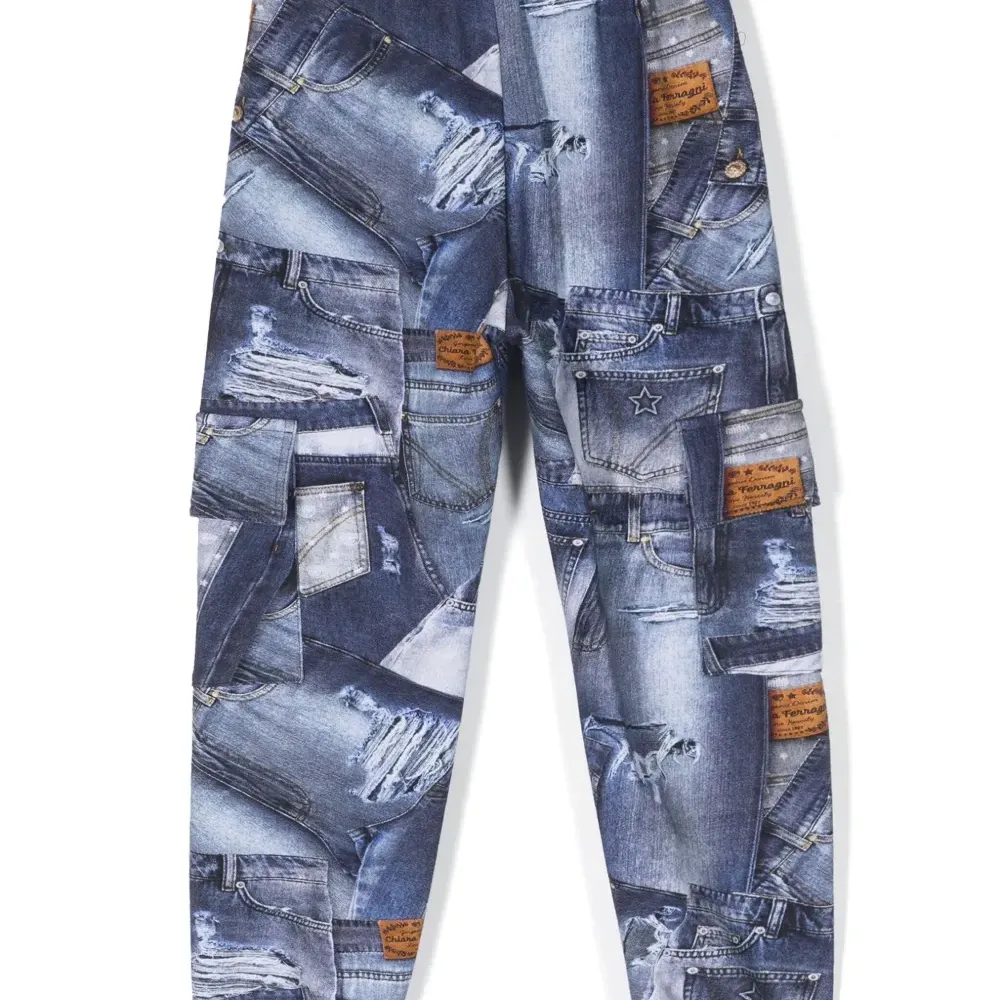 Брюки карго с джинсовым принтом