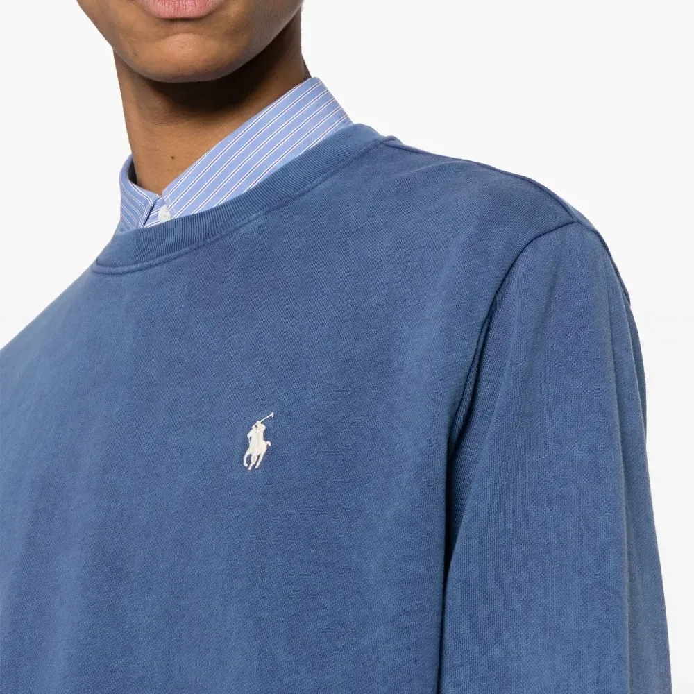 Толстовка с вышитым логотипом