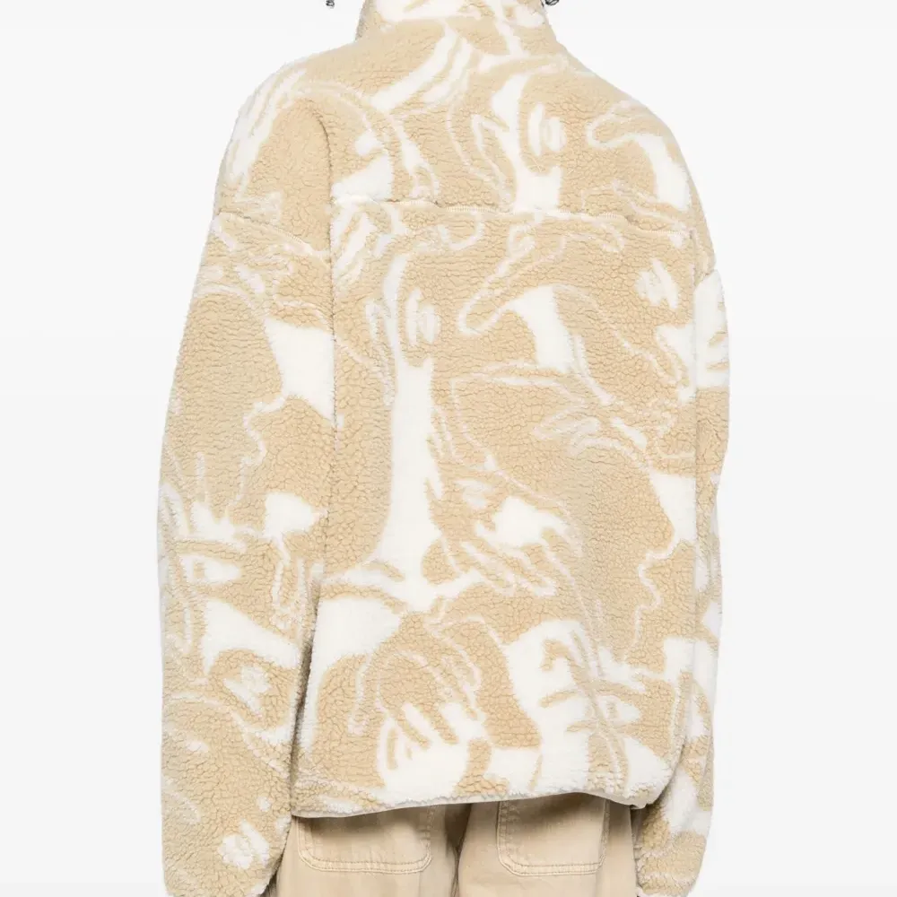 Куртка с камуфляжным принтом