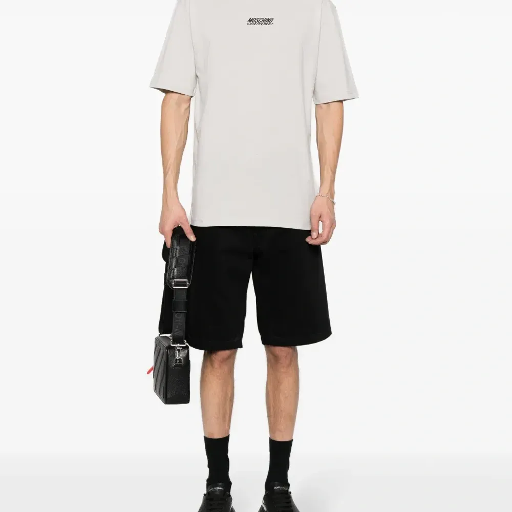 Футболка с логотипом