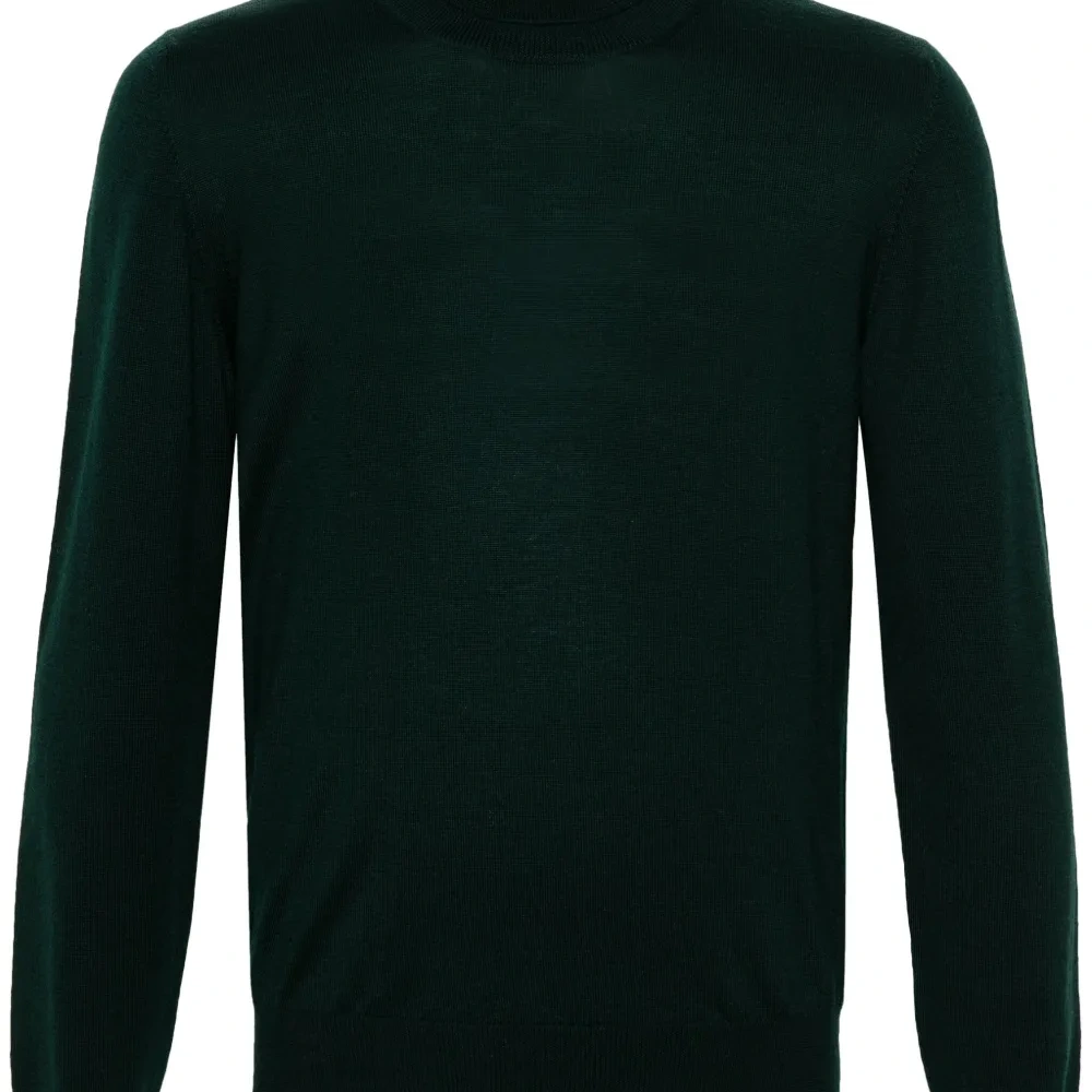 Джемпер из вирджинской шерсти с высоким воротником