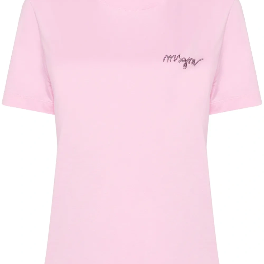 Футболка с вышитым логотипом