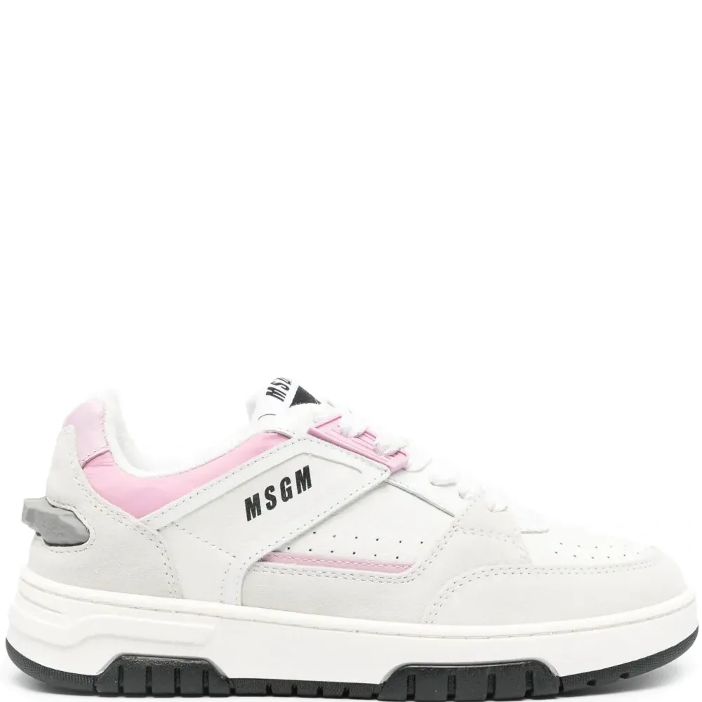 Кроссовки с логотипом